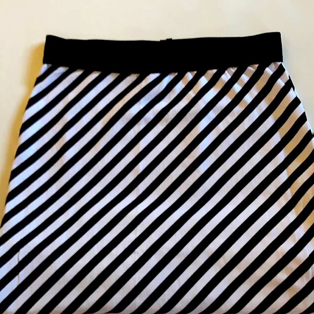 ❤︎ VOLCOM ❤︎ Futures Past Pencil Skirt - Picture 8 of 8